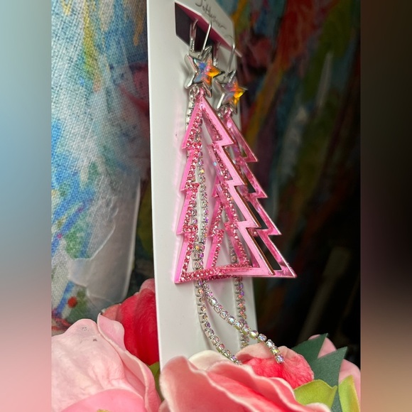 *NWT* Betsey Johnson Pink Christmas Tree Earrings - Picture 2 of 4